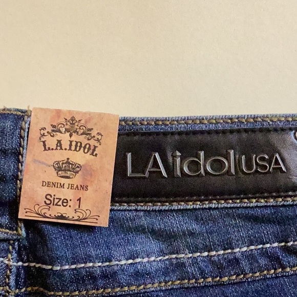 NWT LA Idol Bermuda denim Embellished cross shorts sz. 1 - Picture 4 of 7